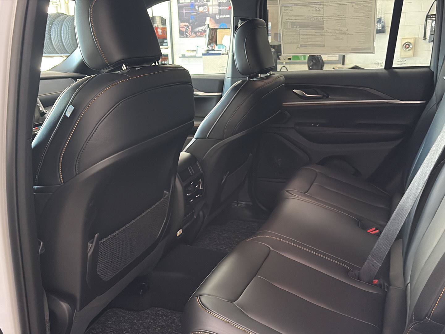 New 2026 Jeep Grand Cherokee Limited AWD/4WD image 29
