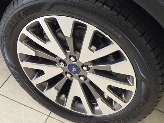 Used 2020 Ford Escape Titanium w/ Titanium Premium Package 2.0 image 15