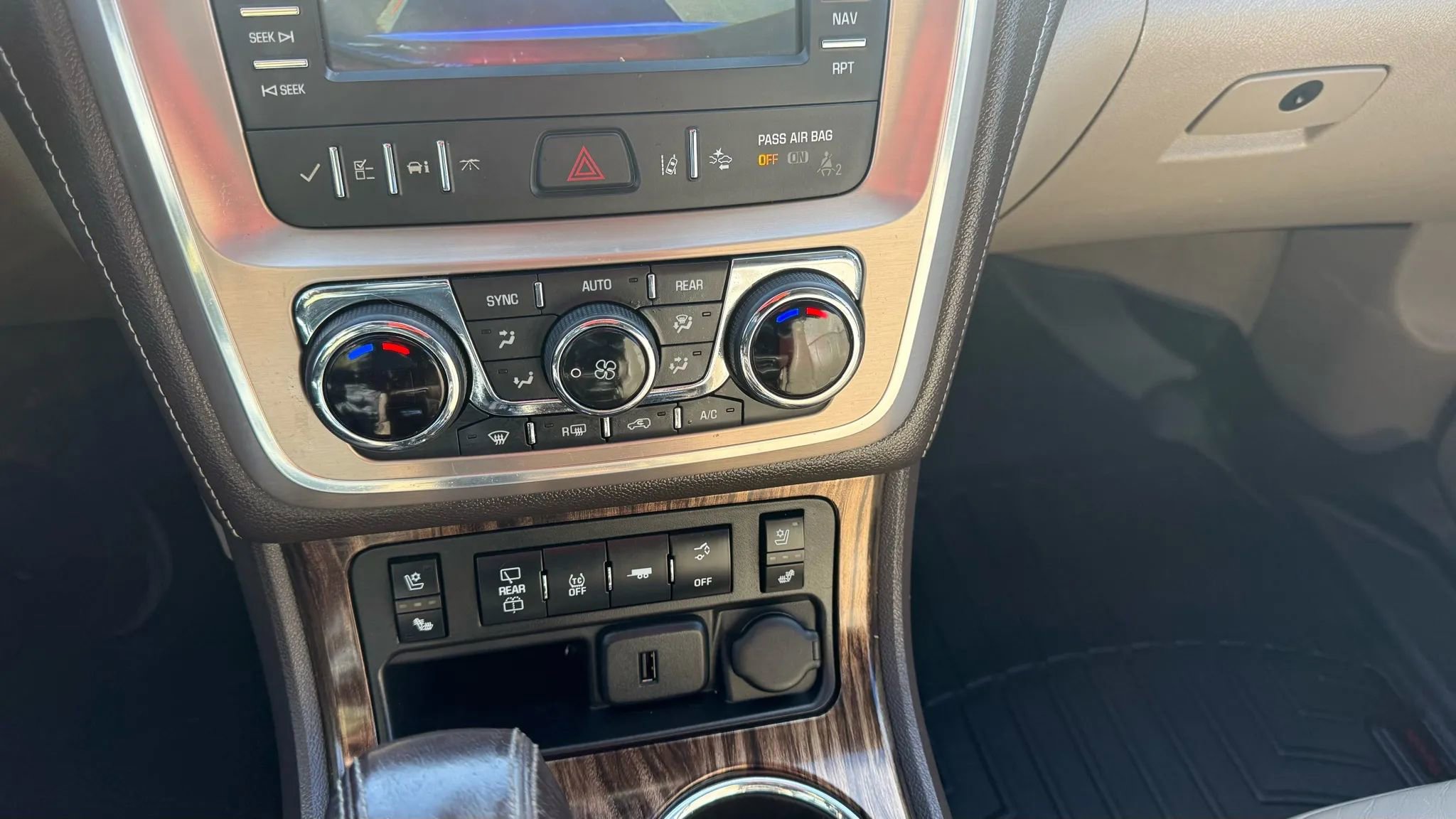 Used 2015 GMC Acadia Denali image 20