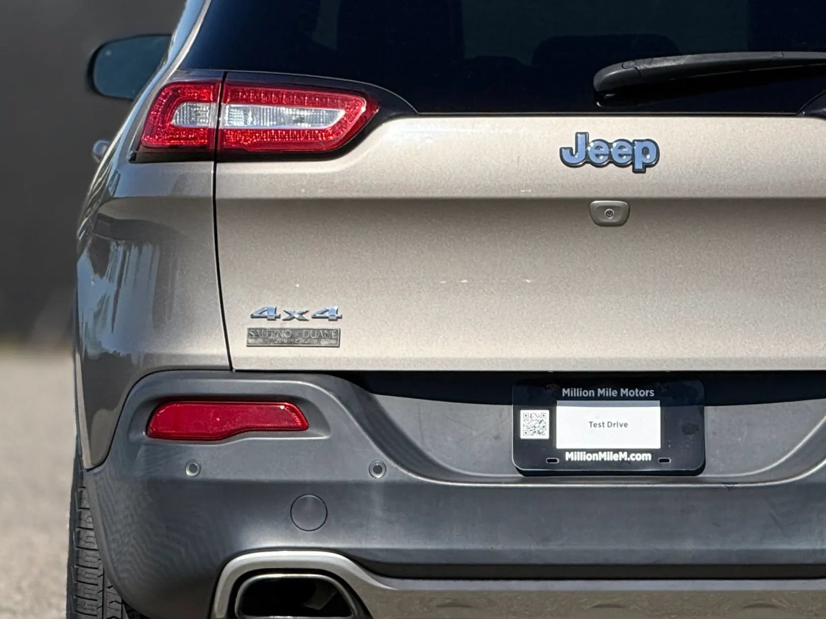 Used 2017 Jeep Cherokee Limited AWD/4WD image 13