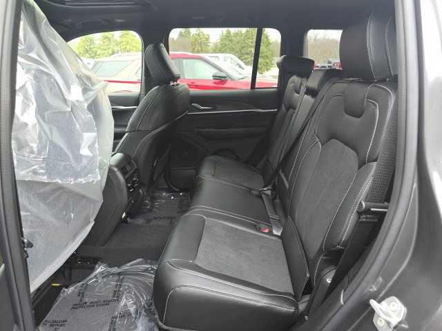 New 2026 Jeep Grand Cherokee Altitude AWD/4WD image 22