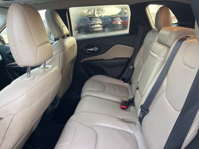 Used 2016 Jeep Cherokee Limited image 13
