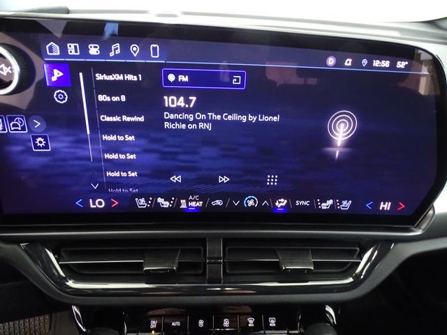 Used 2025 Chevrolet Equinox EV RS w/ Convenience Package II image 12