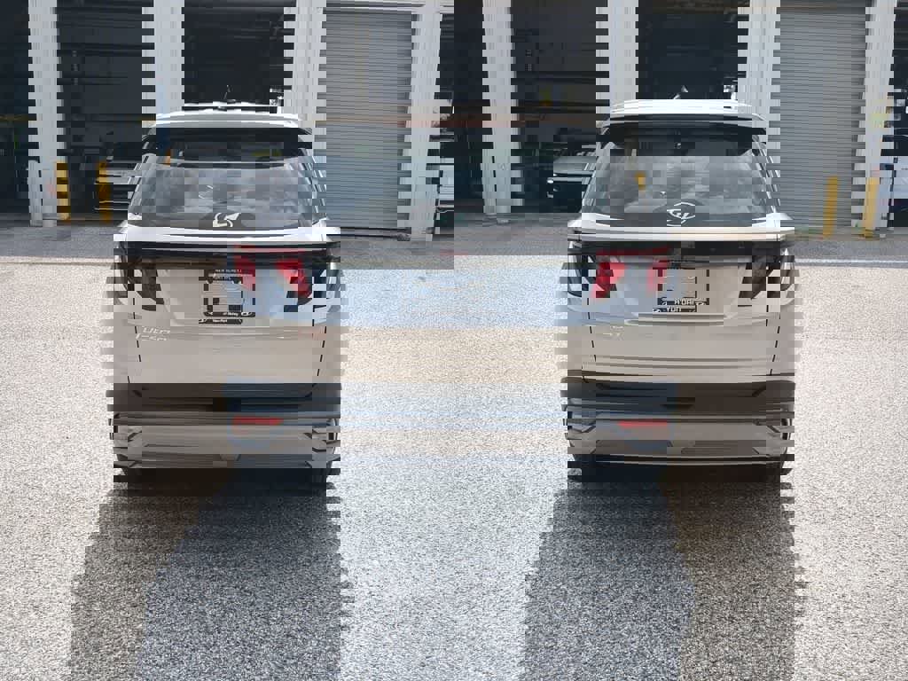New 2026 Hyundai Tucson SE image 6