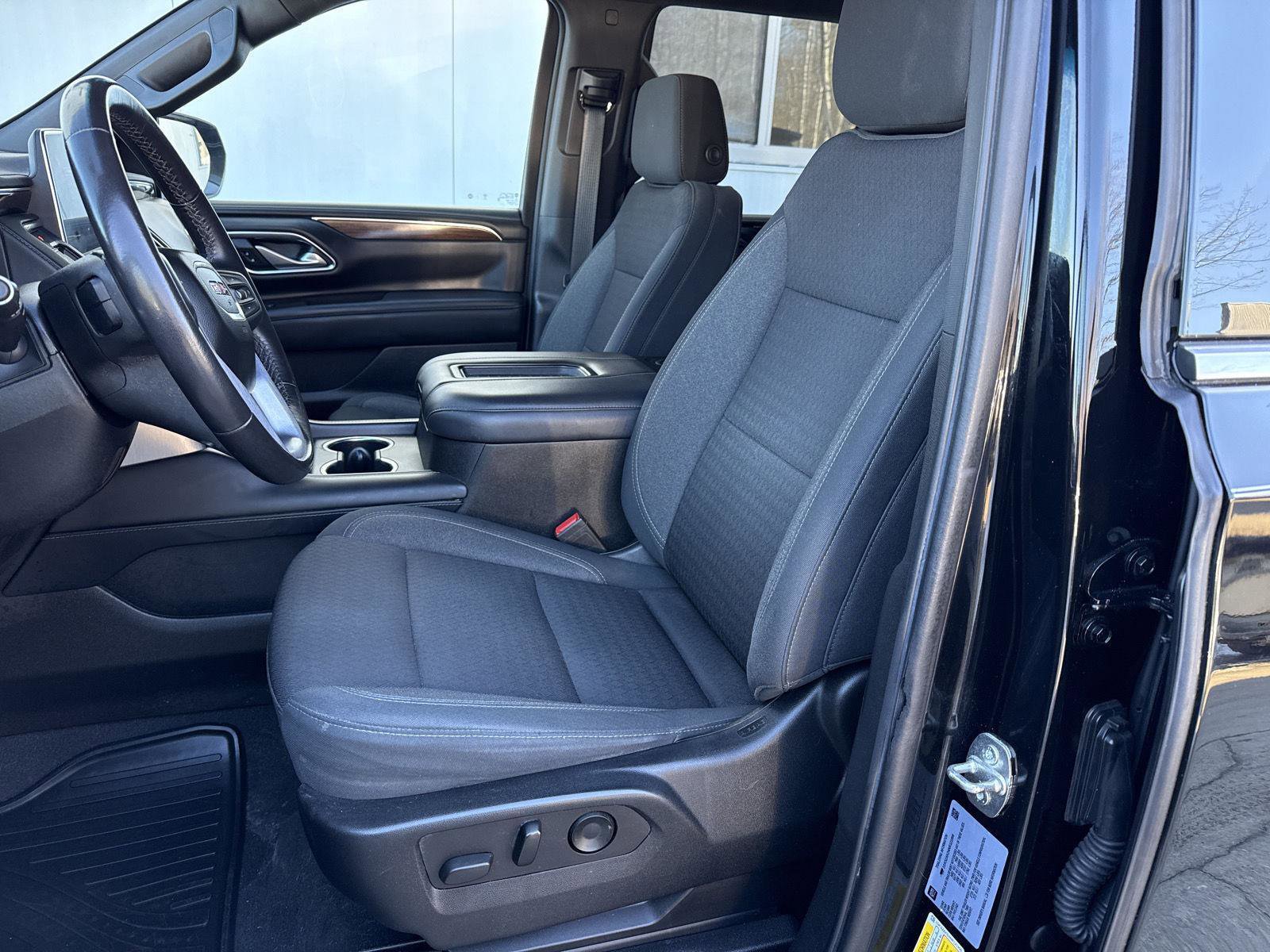 Used 2022 GMC Yukon SLE w/ Max Trailering Package image 12