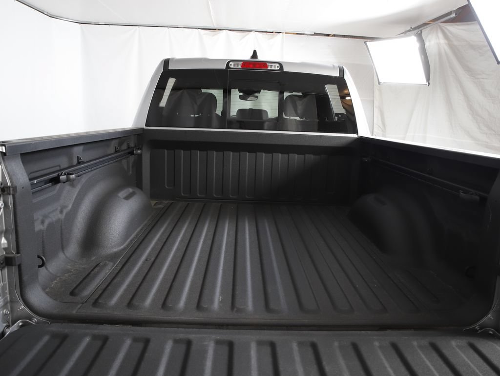 Used 2022 RAM 1500 Big Horn AWD/4WD image 6