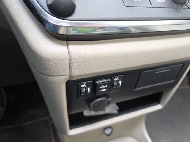 Used 2018 Toyota Sienna XLE w/ XLE Navigation Package FWD image 18