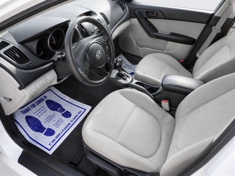 Used 2011 Kia Forte EX w/ Premium Pkg FWD image 9