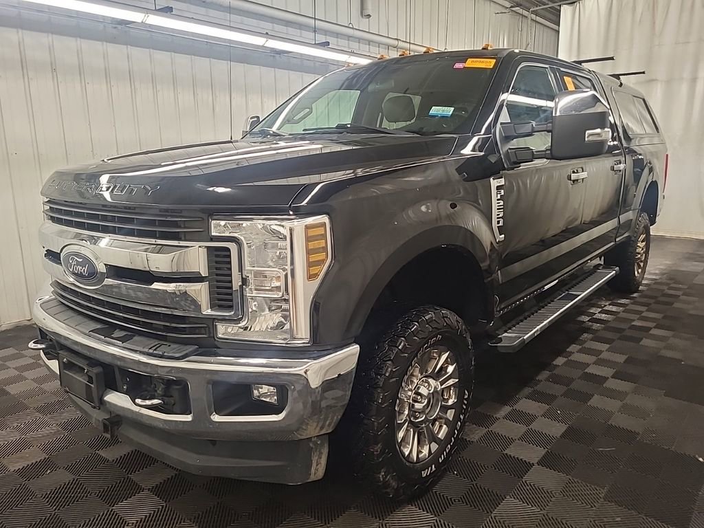 Used 2018 Ford F250 XLT w/ XLT Premium Package AWD/4WD image 1