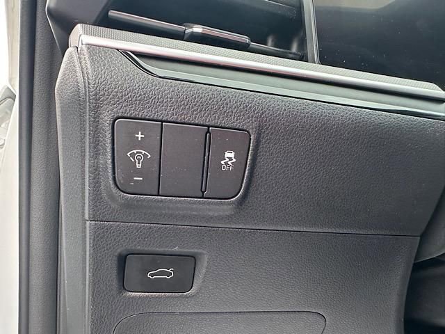 Used 2025 Kia K5 LXS image 21