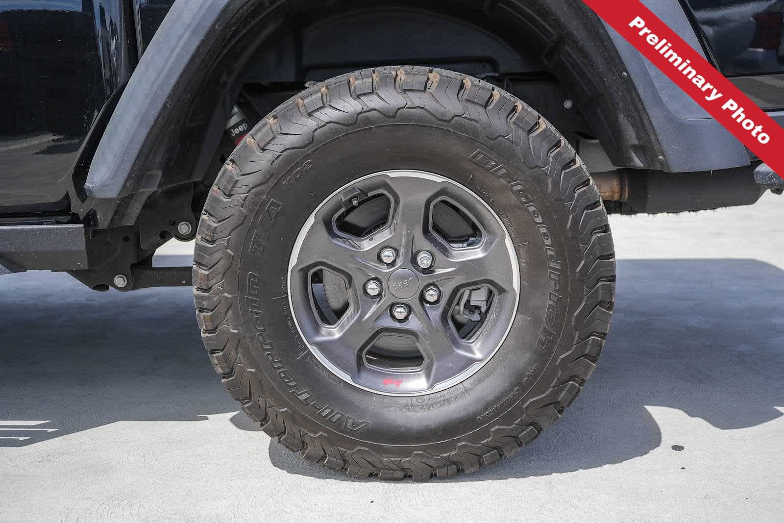 Used 2020 Jeep Gladiator Rubicon w/ Trailer Tow Package AWD/4WD image 11
