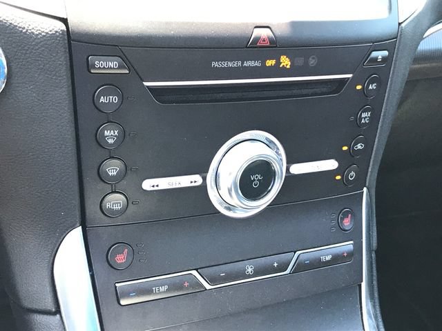 Used 2019 Ford Edge Titanium w/ Cold Weather Package AWD/4WD image 13