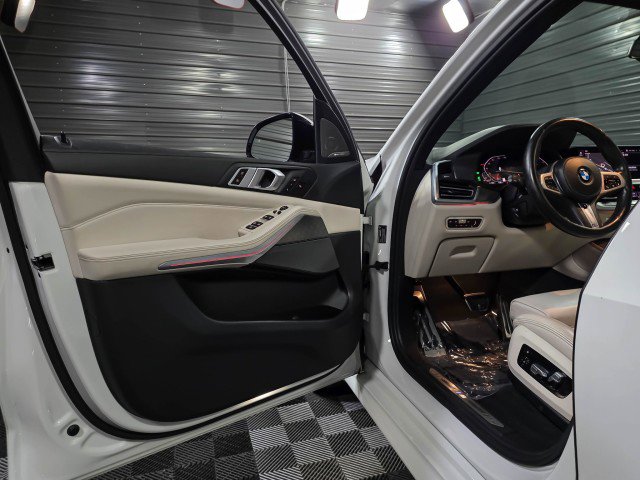 Used 2020 BMW X5 xDrive40i w/ M Sport Package image 34