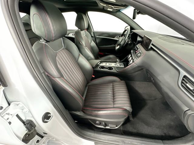 Used 2023 Genesis G70 2.0T w/ Sport Prestige Package image 31