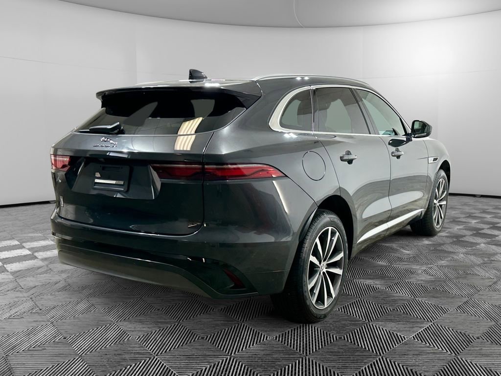 Used 2025 Jaguar F-PACE R-Dynamic S image 5