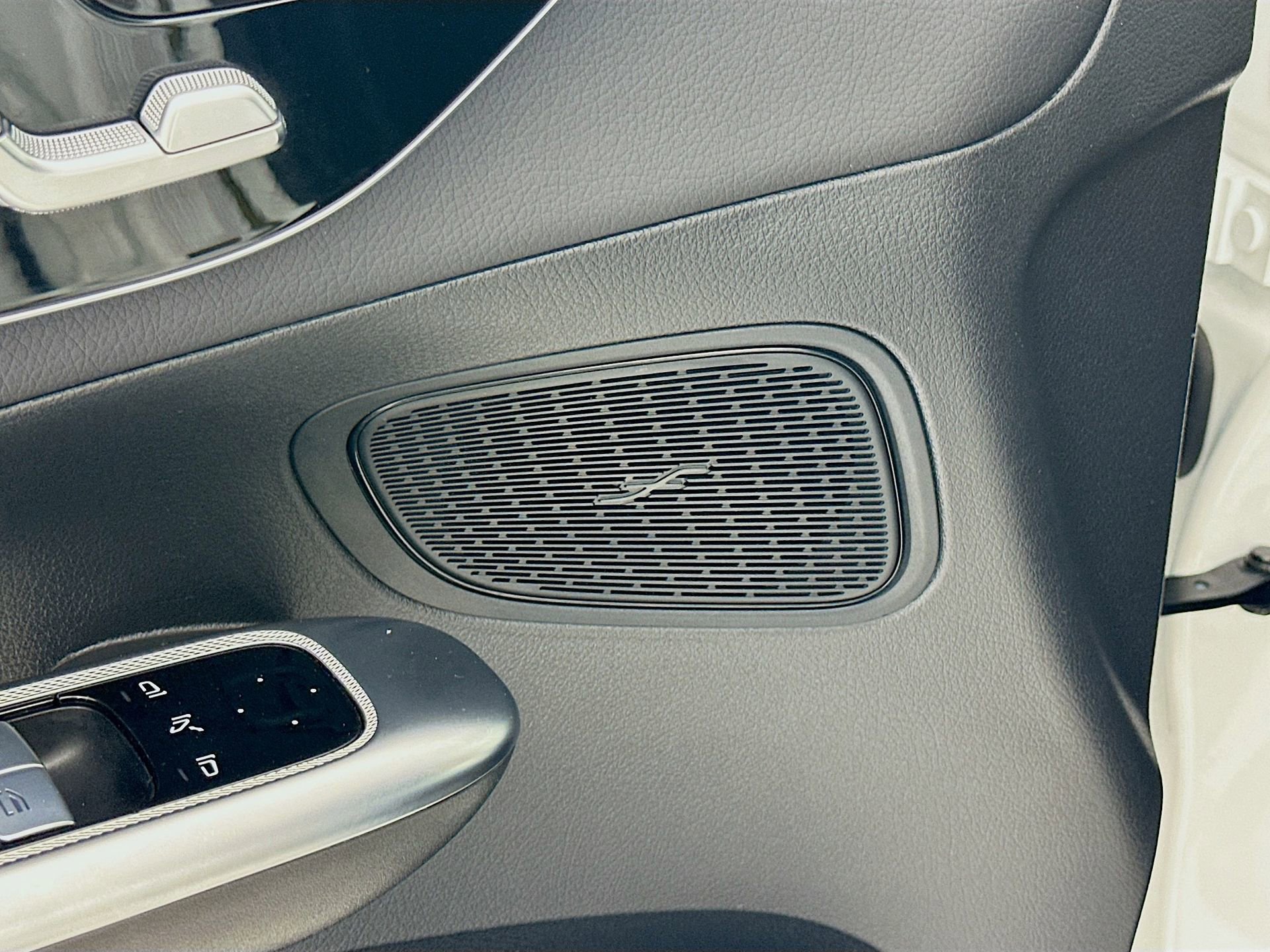 Certified 2025 Mercedes-Benz GLC 300 4MATIC image 19