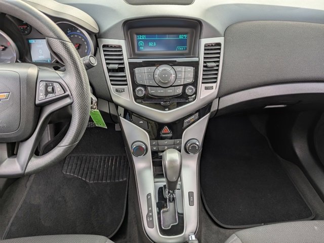 Used 2015 Chevrolet Cruze LT image 16