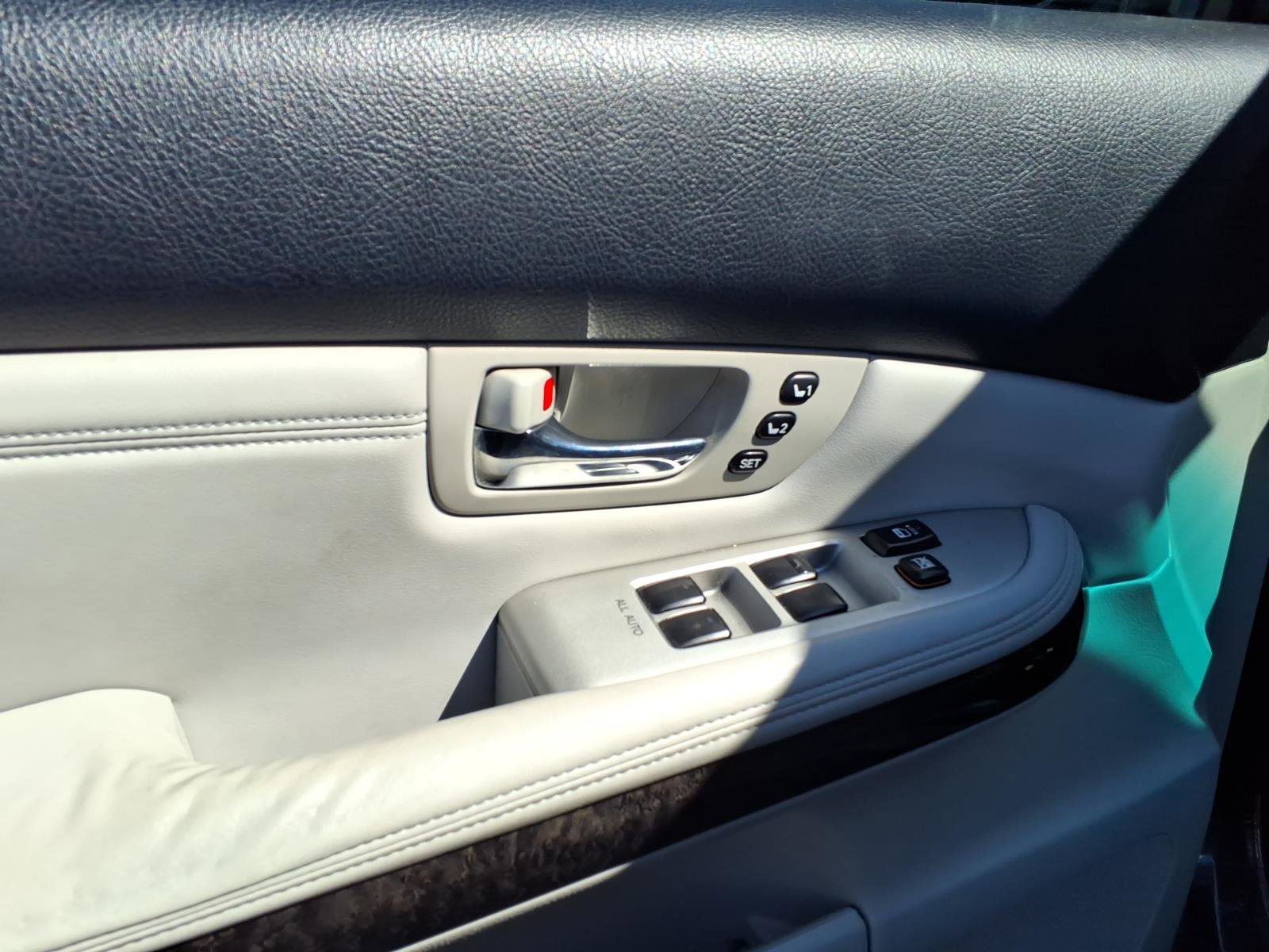 Used 2005 Lexus RX 330 AWD image 12