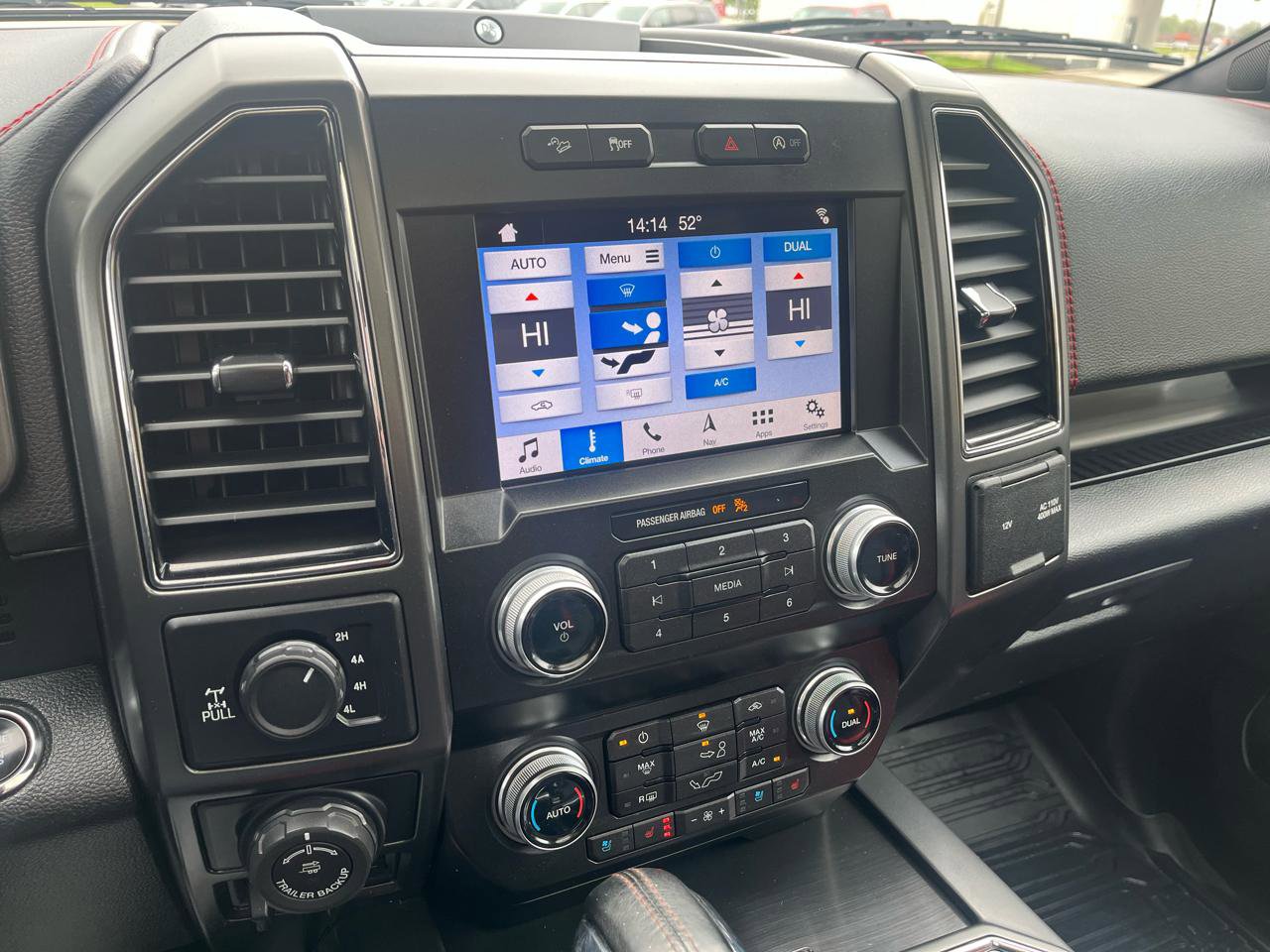 Used 2019 Ford F150 Lariat w/ Equipment Group 502A Luxury AWD/4WD image 17