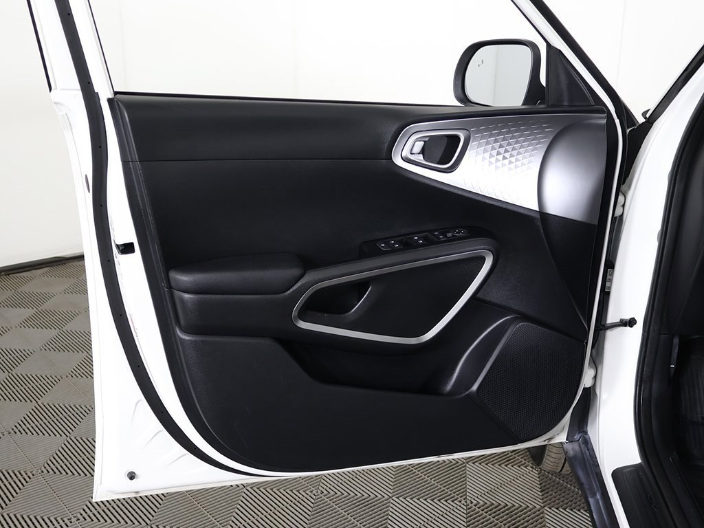 Used 2024 Kia Soul LX w/ Option Group 015 image 21