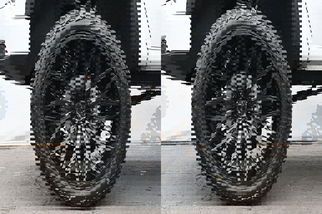 Used 2025 GMC Sierra 1500 Elevation w/ Elevation Premium Package image 7