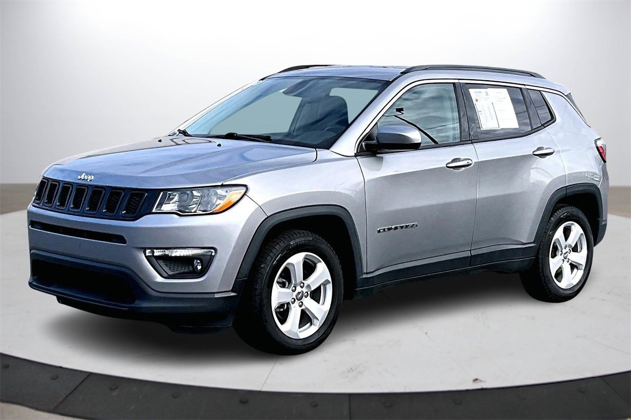 Certified 2019 Jeep Compass Latitude w/ Cold Weather Group image 4
