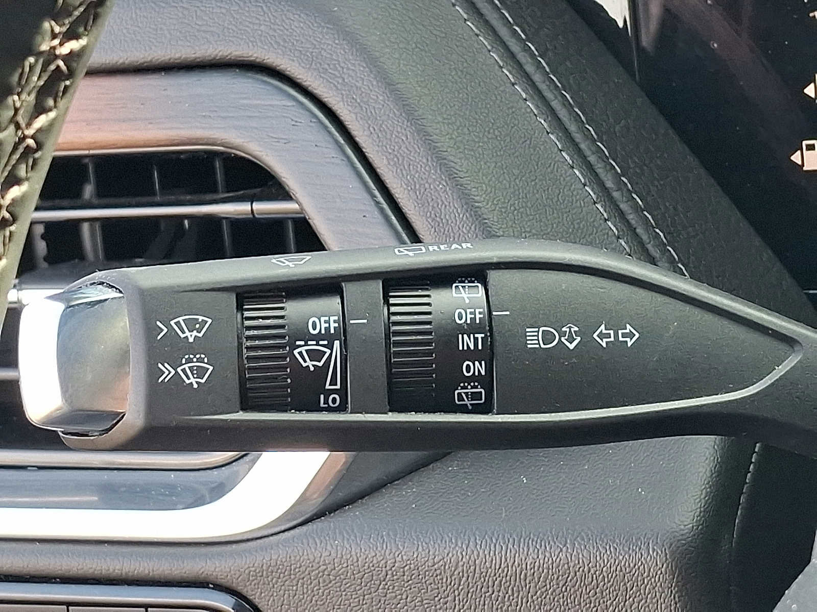 Used 2025 GMC Yukon Denali image 26