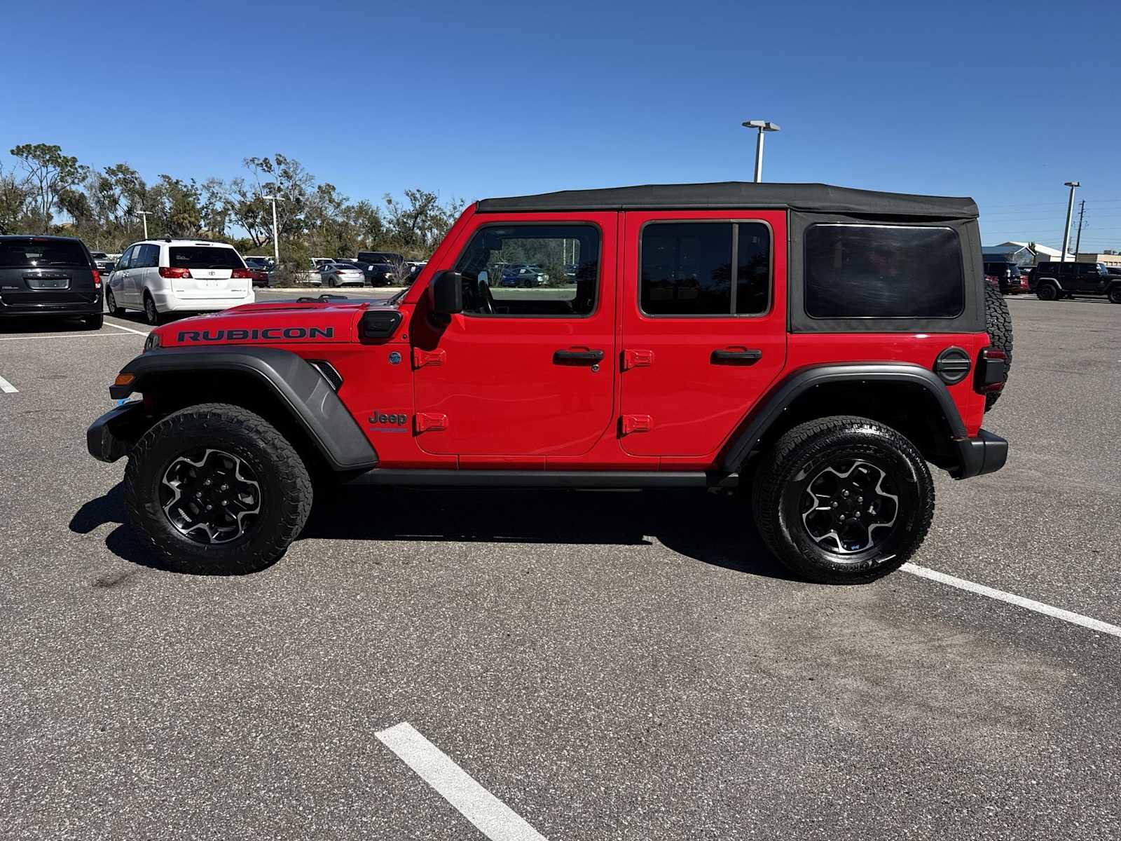 Used 2022 Jeep Wrangler Unlimited Rubicon 4xe image 3