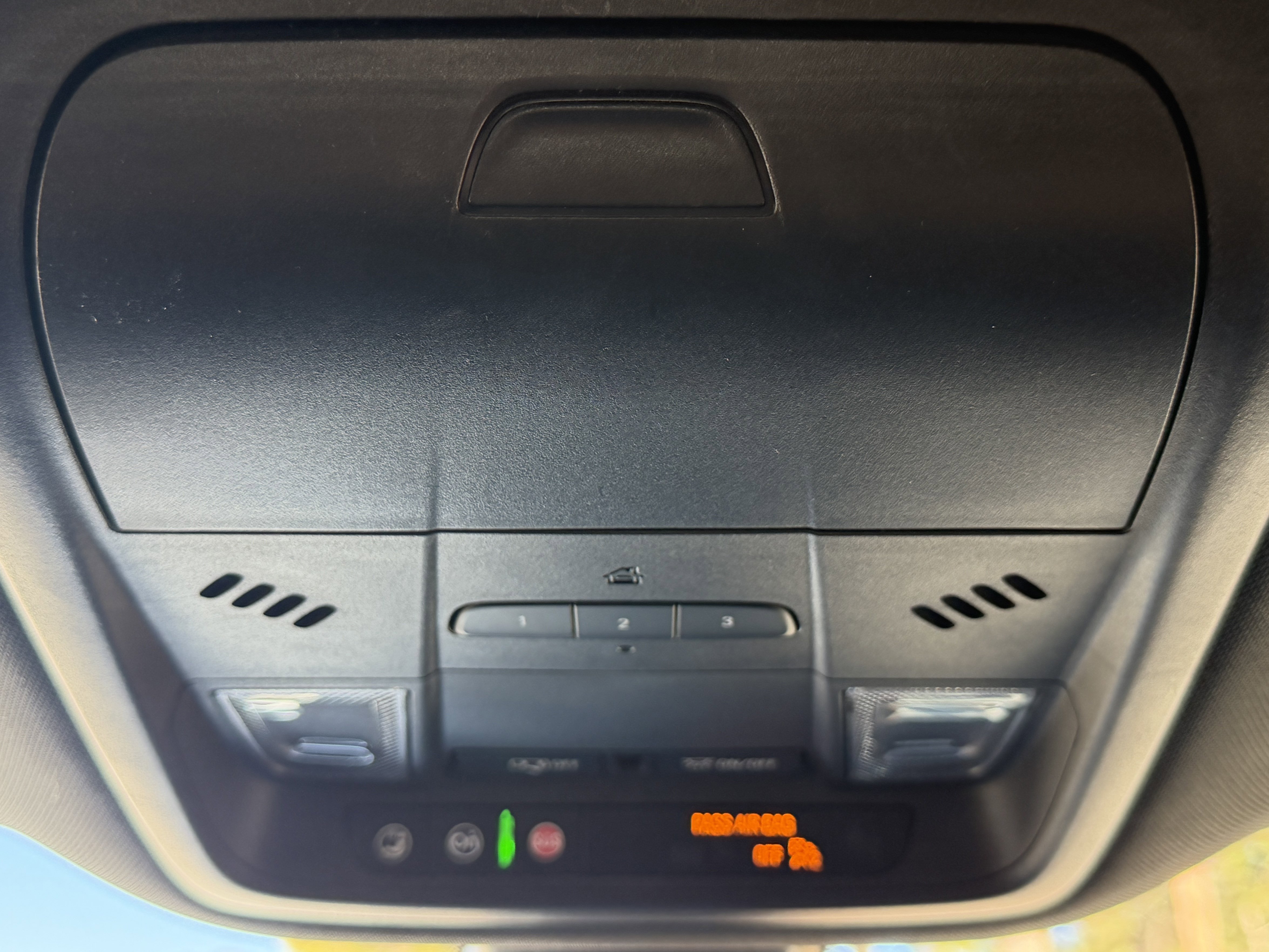 Used 2023 Buick Enclave Essence image 28