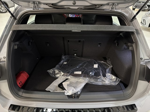 New 2026 Volkswagen GTI SE FWD image 12