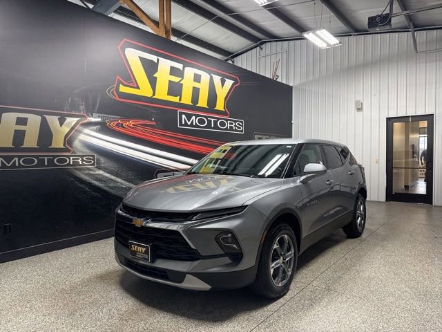 Used 2023 Chevrolet Blazer LT AWD/4WD image 1