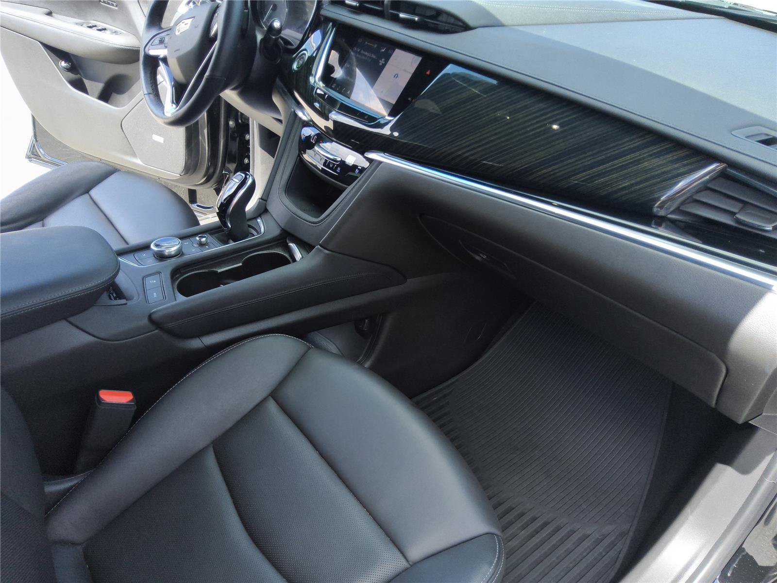 Used 2023 Cadillac XT6 Premium Luxury w/ Technology Package FWD image 29
