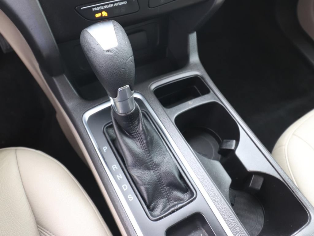 Certified 2017 Ford Escape SE FWD image 23