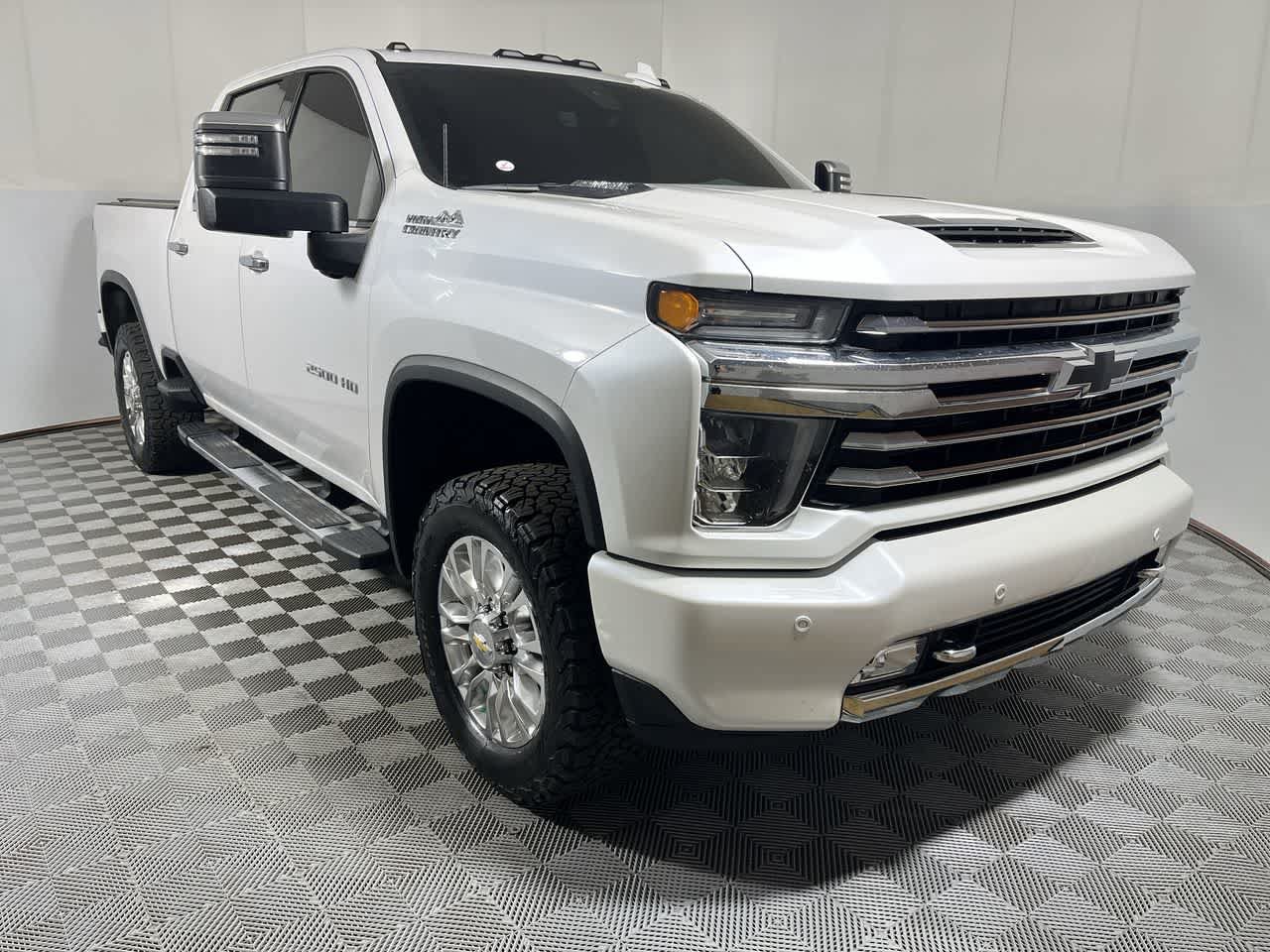 Used 2022 Chevrolet Silverado 2500 High Country w/ LPO, Hitch Package AWD/4WD image 2