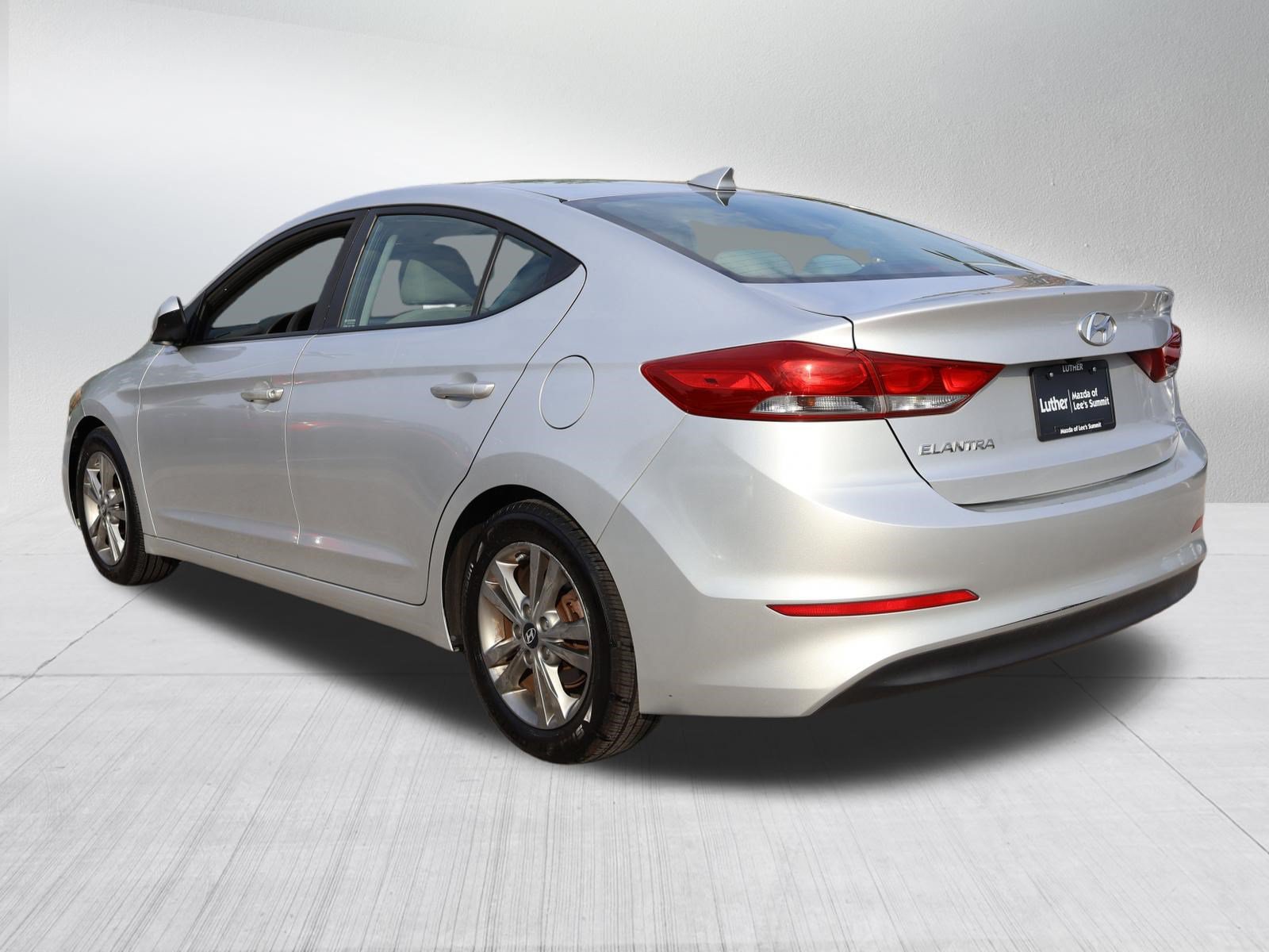 Used 2018 Hyundai Elantra SEL FWD image 5