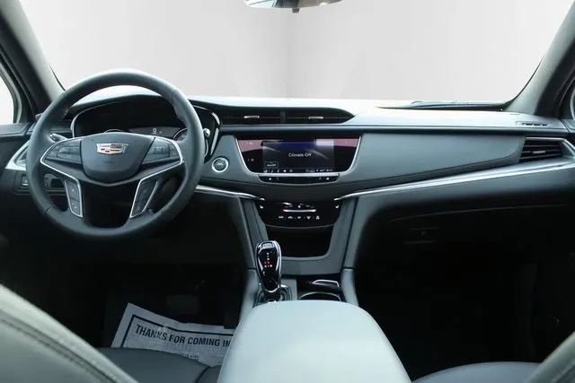 Used 2025 Cadillac XT5 Luxury image 19