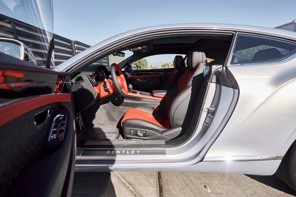 Used 2023 Bentley Continental GT Azure image 27