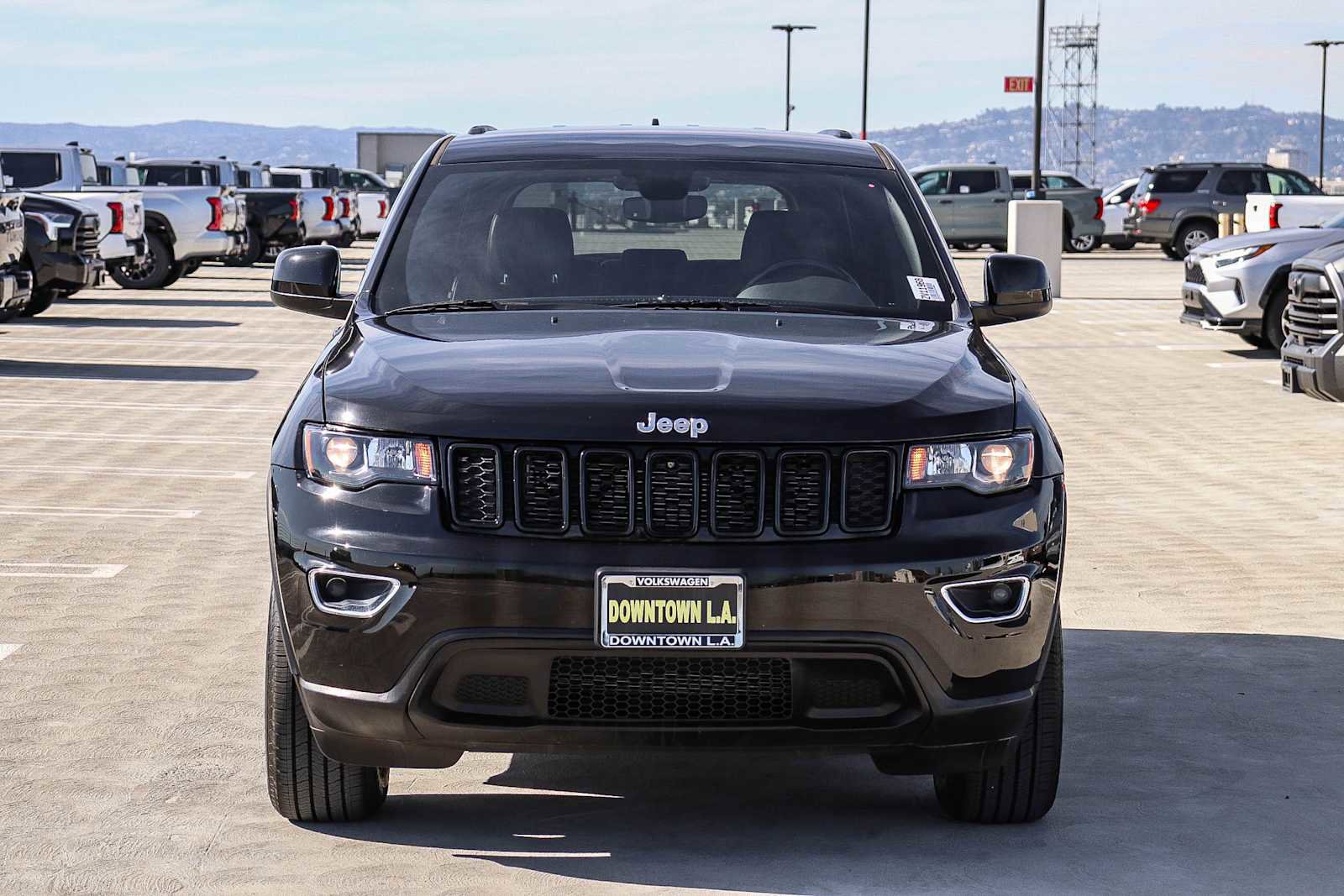 Used 2022 Jeep Grand Cherokee Laredo X image 2