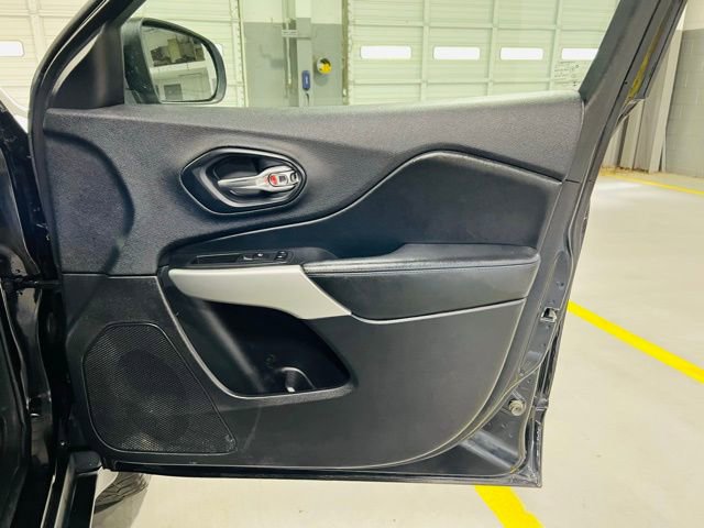 Used 2019 Jeep Cherokee Latitude image 30