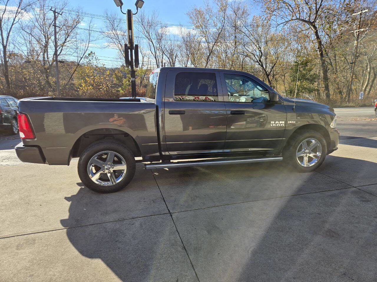 Used 2016 RAM 1500 Express image 9