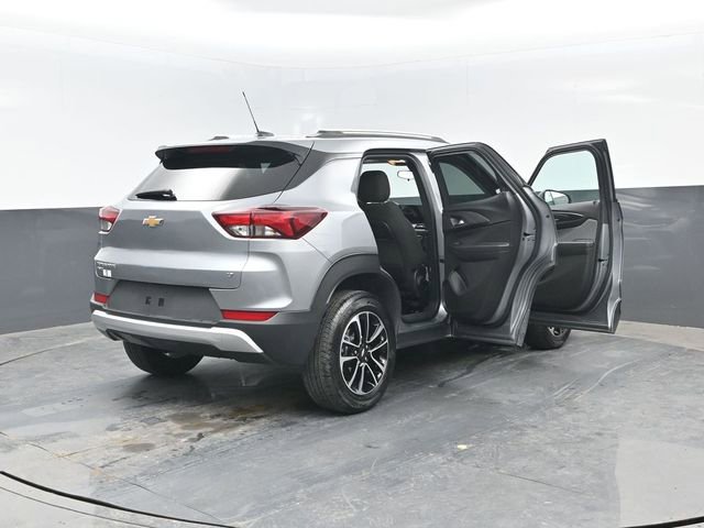 Used 2025 Chevrolet TrailBlazer LT AWD/4WD image 29