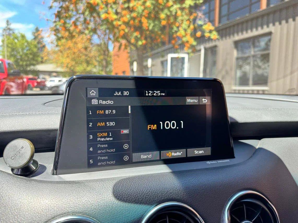 Used 2020 Kia Stinger GT-Line w/ Sun & Sound Package RWD image 16