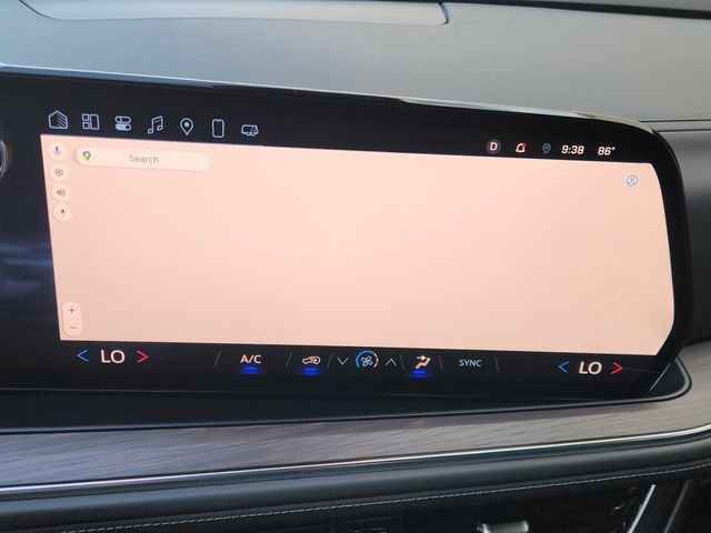 Used 2025 Chevrolet Suburban LS RWD image 5