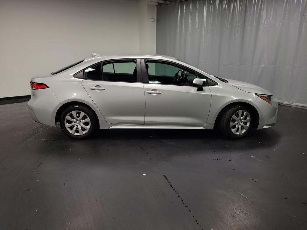Used 2024 Toyota Corolla LE FWD image 9