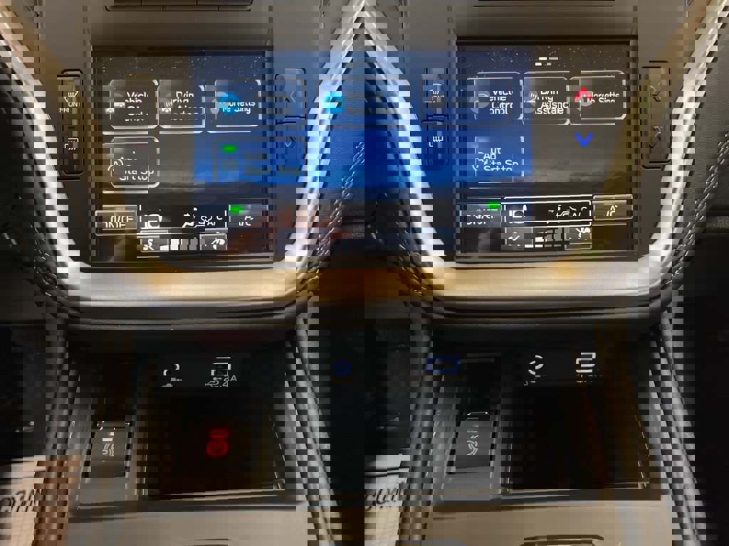 Certified 2025 Subaru Legacy image 24