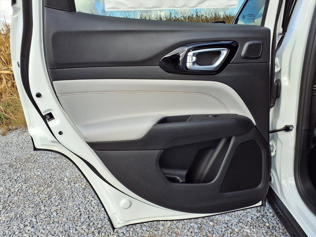 New 2026 Jeep Compass Limited image 25