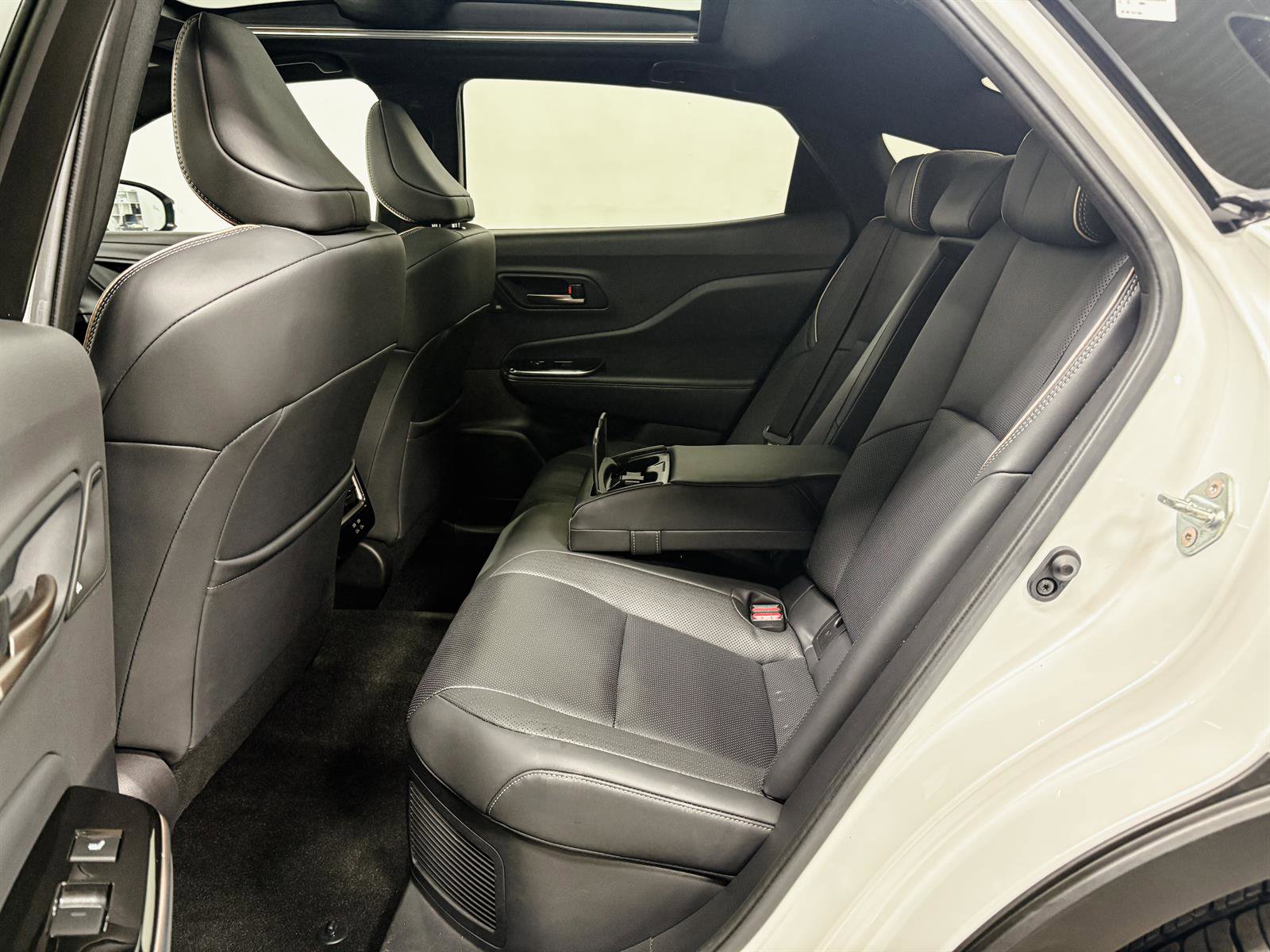 Certified 2025 Toyota Crown Platinum image 6