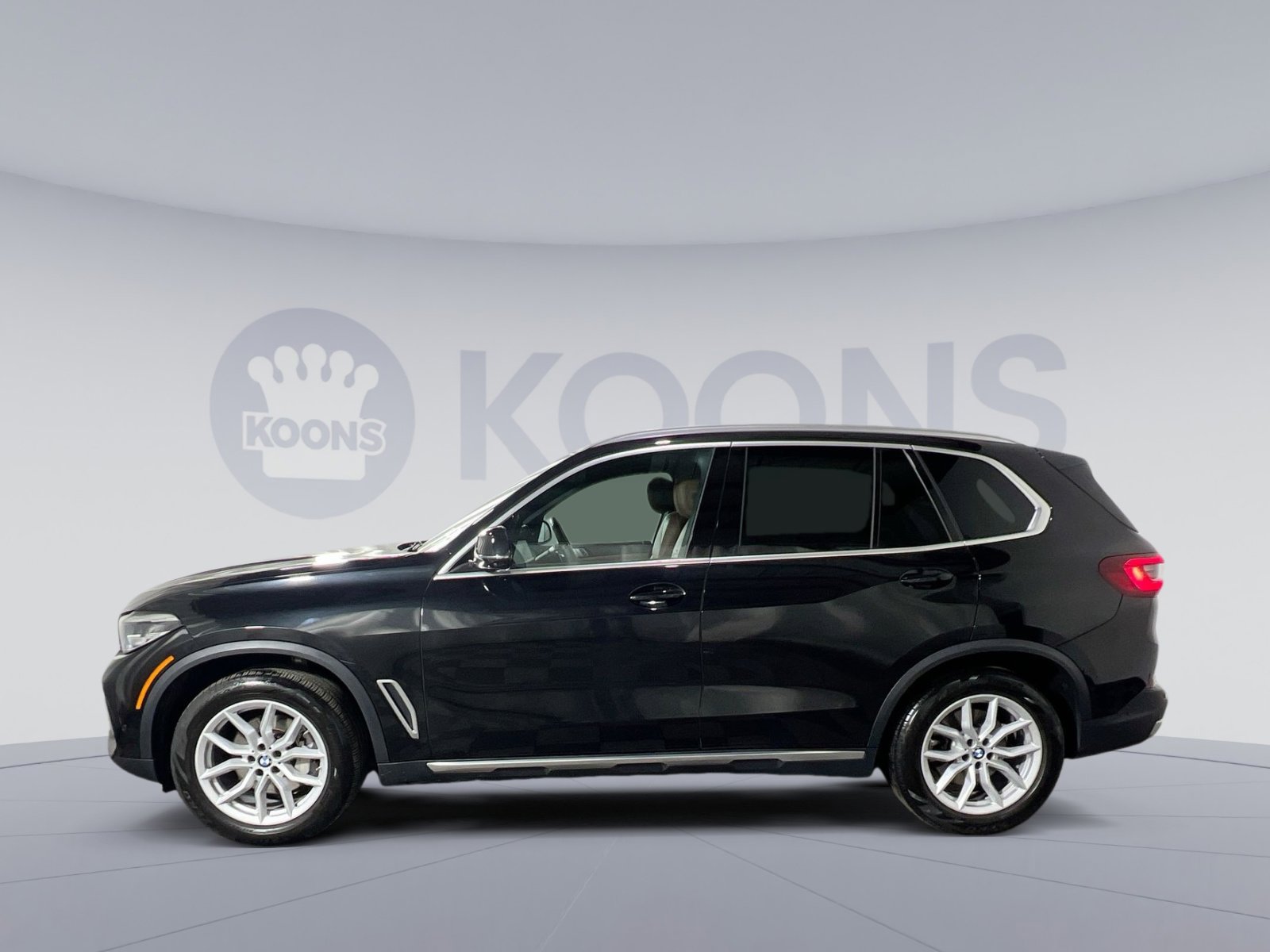 Used 2023 BMW X5 xDrive40i w/ Premium Package image 2