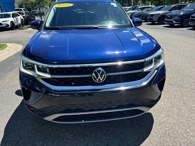 Used 2023 Volkswagen Taos SEL AWD/4WD image 2