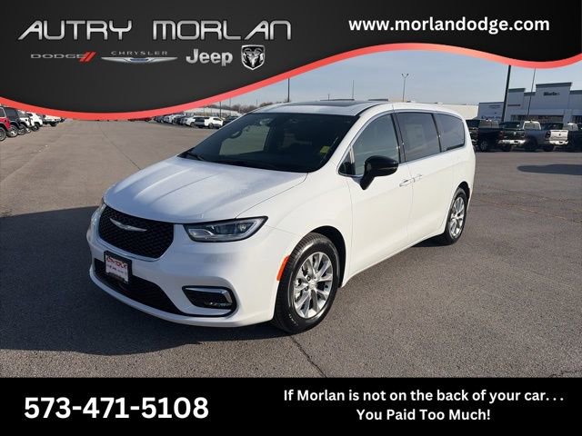 New 2026 Chrysler Pacifica Limited w/ Uconnect Theater Family Group image 1